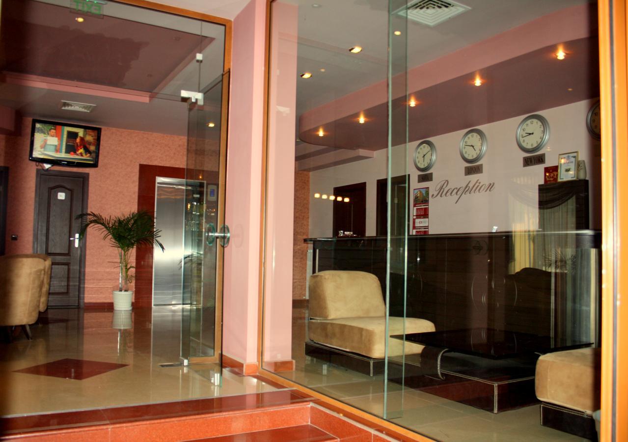 Hotel Elegant Karnobat Екстер'єр фото