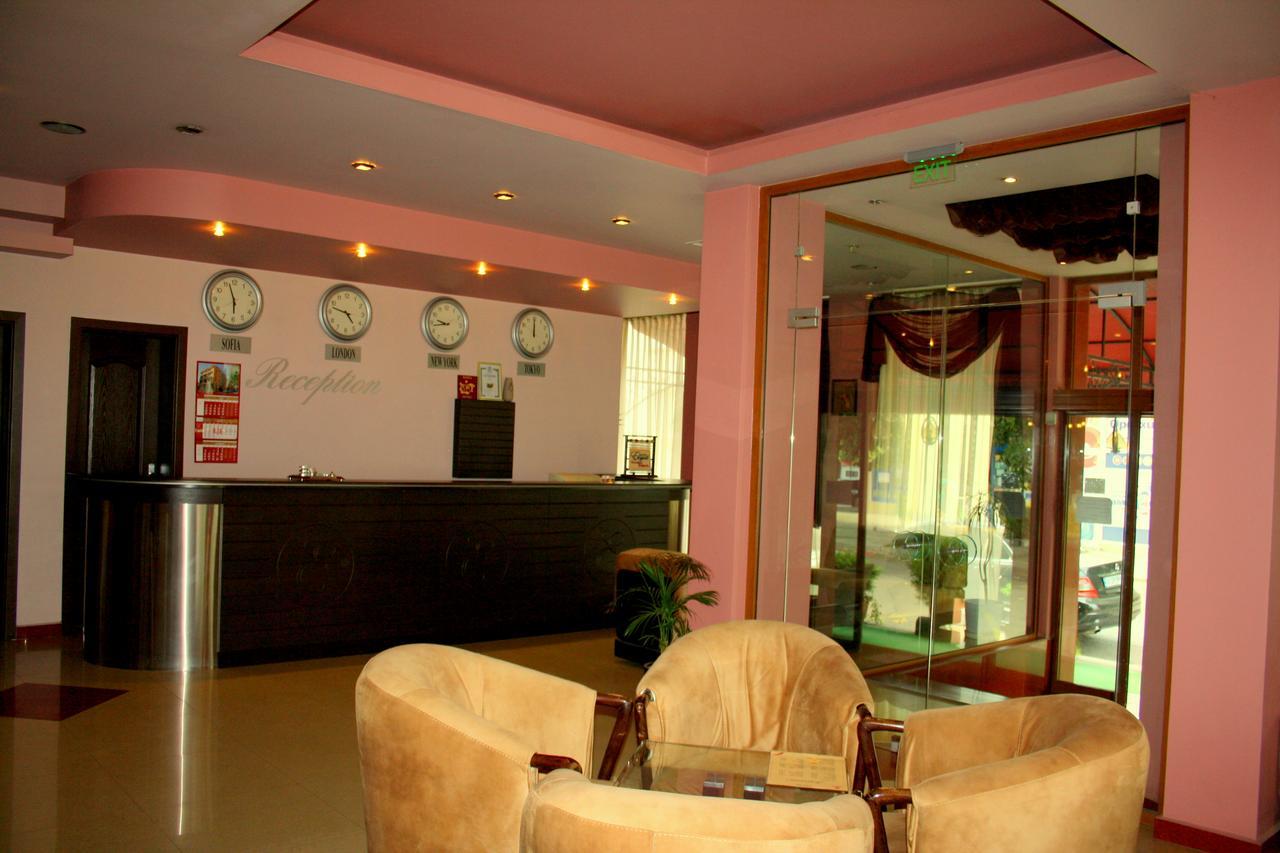 Hotel Elegant Karnobat Екстер'єр фото